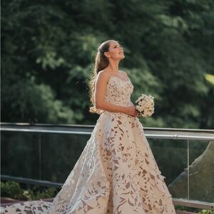 Elegant Floral Lace Wedding Dress